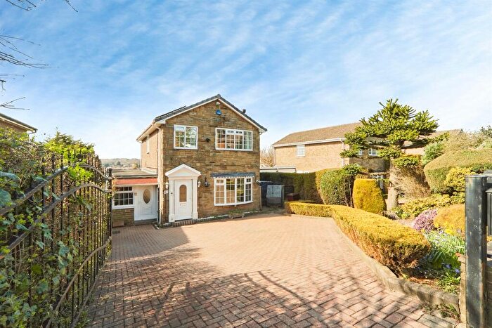 3 Bedroom Detached House For Sale In Waterloo Road, Pudsey, LS28