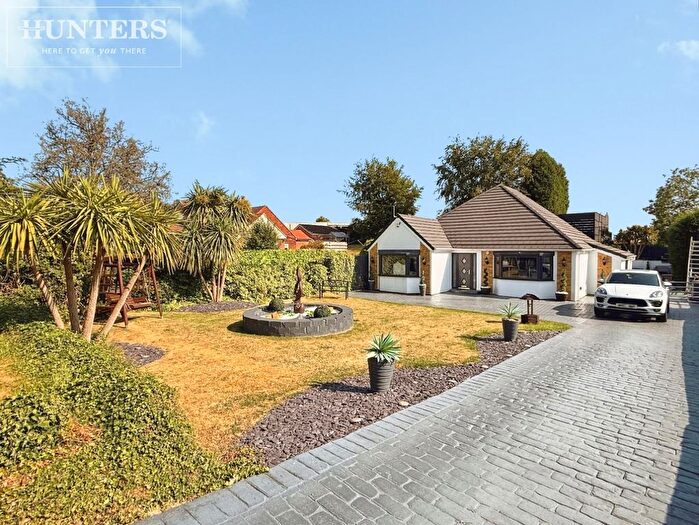 3 Bedroom Detached Bungalow For Sale In Common Road, Brierley, Barnsley, S72