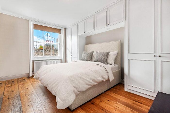 1 Bedroom Flat To Rent In Bedroom Flat To Rent In Coleherne Road, Earls Court, SW10
