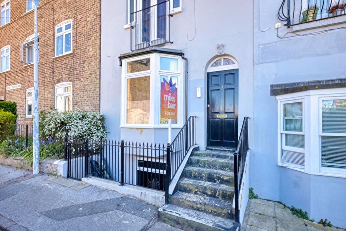 1 Bedroom Flat For Sale In Camden Road, Ramsgate, Kent, CT11