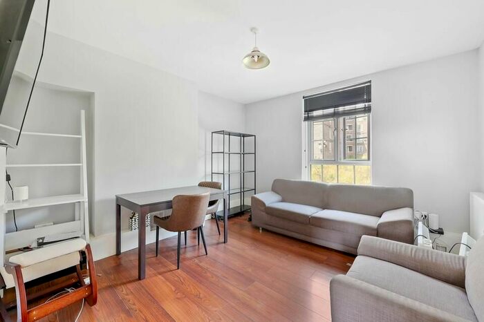 1 Bedroom Flat To Rent In Dog Kennel Hill Estate, London, SE22