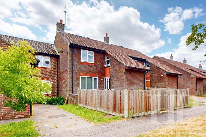 3 Bedroom End Of Terrace House To Rent In Hatfield Walk, Crawley, RH11
