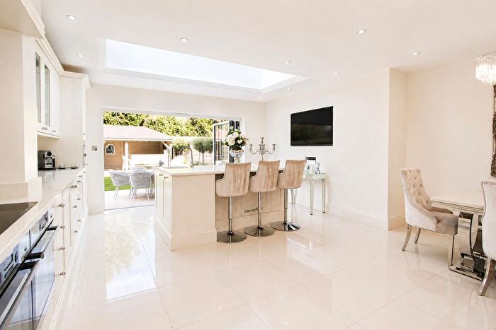 4 Bedroom Semi-detached House For Sale In Salisbury Road, Banstead, SM7