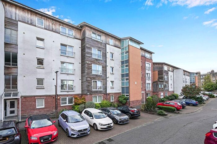 2 Bedroom Flat For Sale In / Albion Gardens, Easter Road, Edinburgh, EH7
