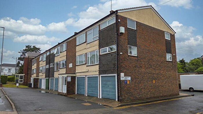 3 Bedroom Apartment For Sale In Cliftonville Court, Cliftonville, Northampton, NN1
