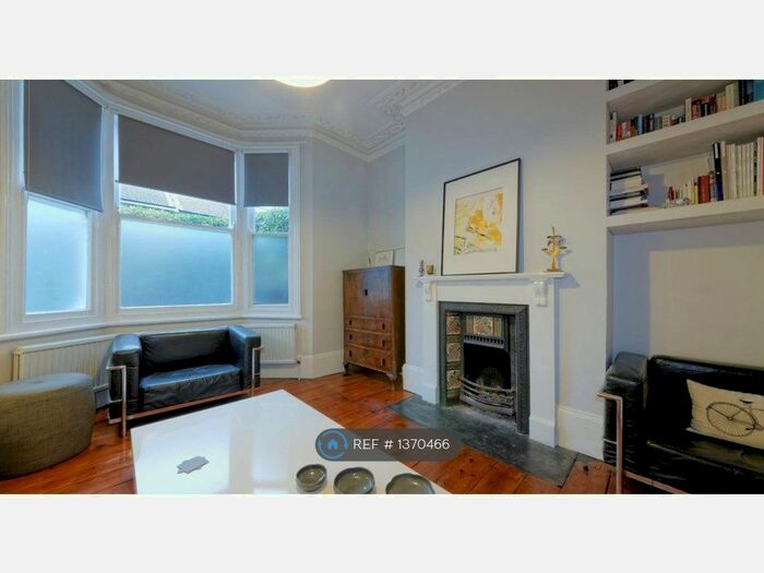 1 Bedroom Flat To Rent In Brockley, Greater London, SE4