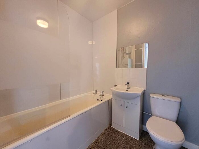 4 Bedroom Flat To Rent In / Victoria Chambers, Victoria Road, DD1