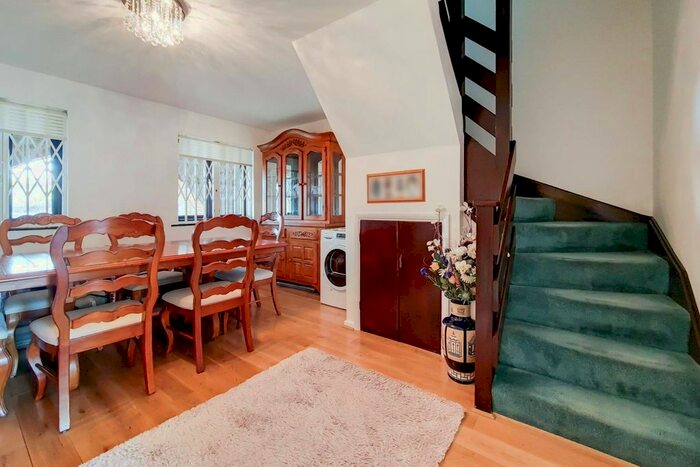 4 Bedroom Flat To Rent In Brunswick Quay, Canada Water, London, SE16