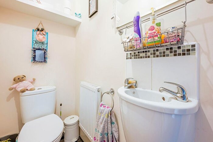 3 Bedroom Town House For Sale In Bilston Street, Sedgley, Dudley, DY3