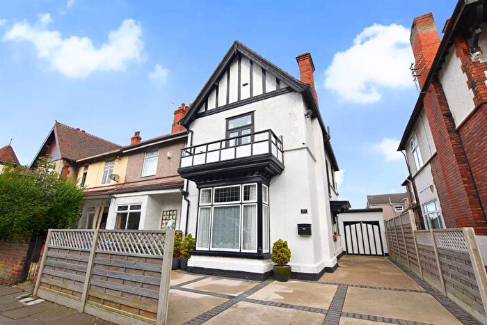 4 Bedroom Terraced House For Sale In Brereton Avenue, Cleethorpes, DN35