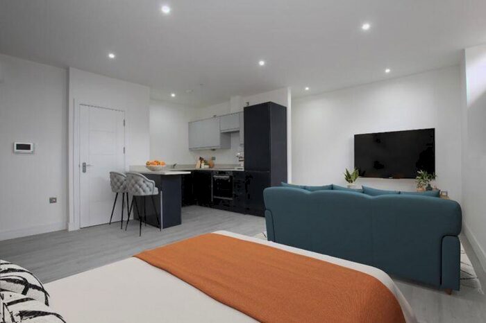 Apartment To Rent In - Wick Lane, London, E3