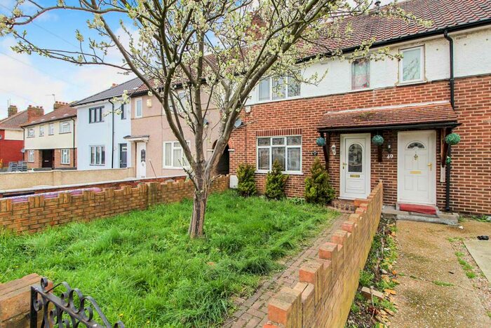 3 Bedroom Terraced House To Rent In Bellhouse Road, Romford, RM7