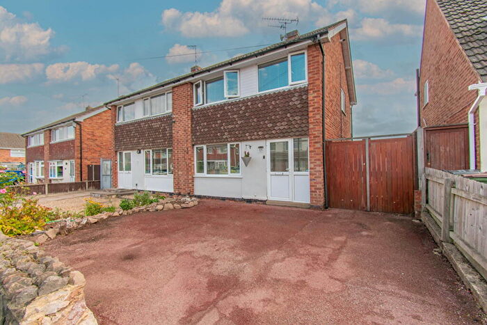3 Bedroom Semi Detached House For Sale In Kent Crescent, Wigston, LE18