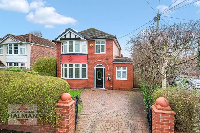 3 Bedroom Detached House For Sale In Derbyshire Road South, Sale, M33