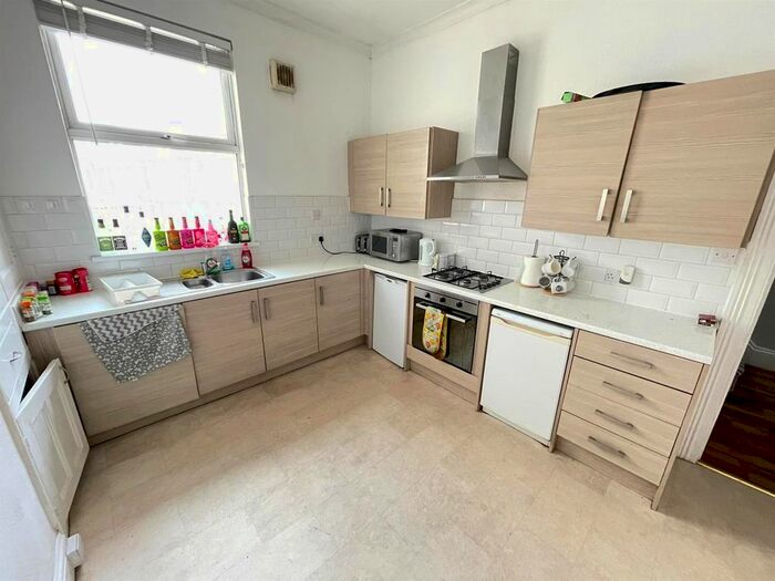 4 Bedroom Property To Rent In Derry Avenue, Plymouth, PL4