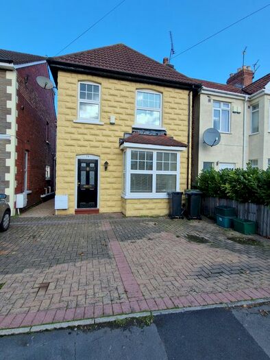 3 Bedroom Detached House To Rent In Downend Road, Downend, Bristol, BS16