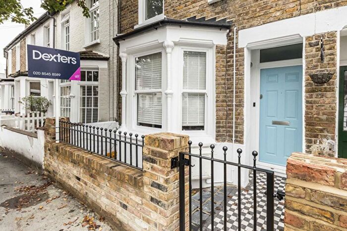 2 Bedroom Flat To Rent In Coningsby Road, Northfields, W5