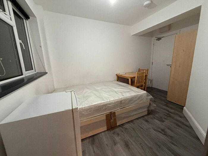 1 Bedroom Studio To Rent In Ilford, IG1