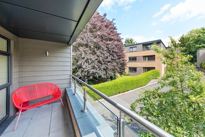 2 Bedroom Apartment For Sale In Mortimer Court, Cumnor Hill, Oxford, OX2