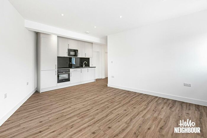 2 Bedroom Apartment To Rent In Alexandra Drive, Surbiton, KT5