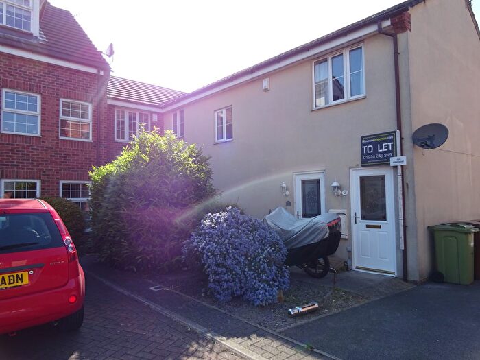 2 Bedroom Flat To Rent In Ossett, WF5