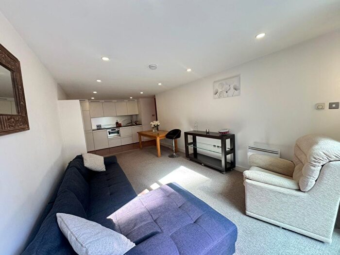 2 Bedroom Flat To Rent In St. Pauls Square, Liverpool, L3