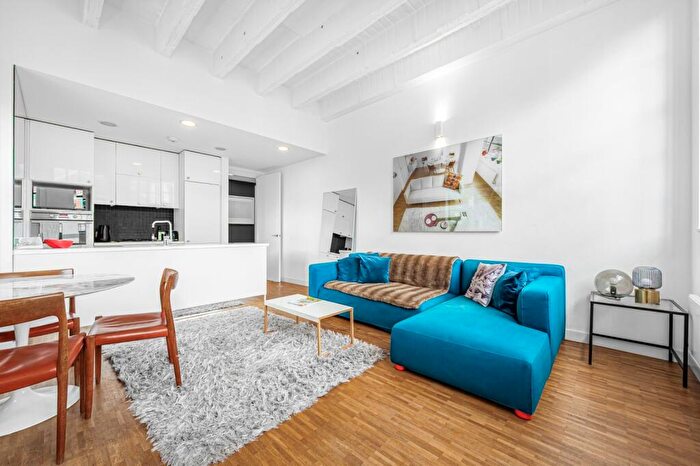 3 Bedroom Flat For Sale In Sweeps Building, Leather Lane, EC1N - Photo 6