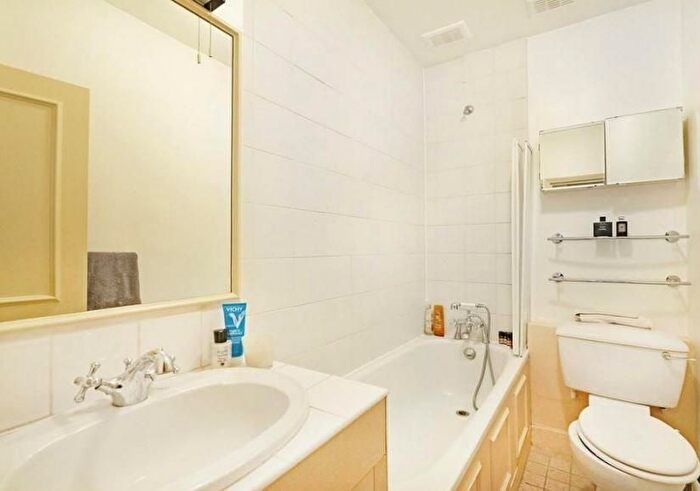 2 Bedroom Flat To Rent In Crawford Street, Marylebone, London, W1H
