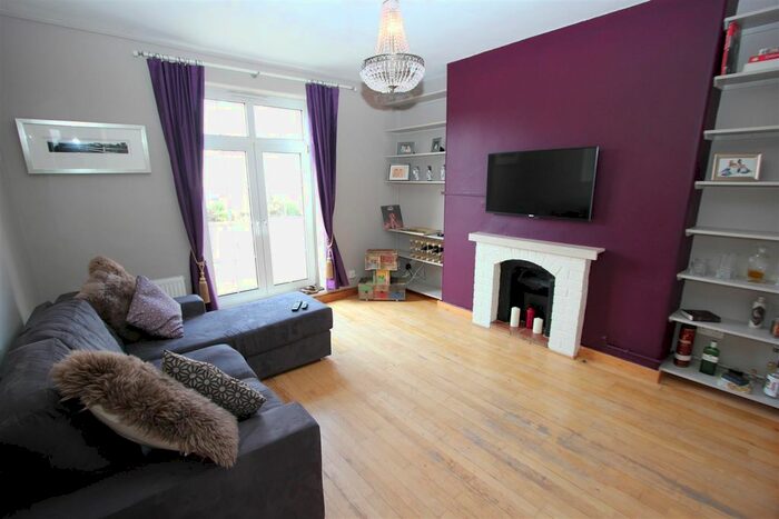 1 Bedroom Flat To Rent In Hilliard House, Prusom Street, Wapping, E1W