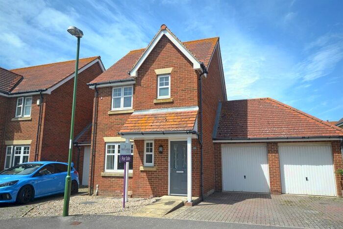 3 Bedroom Detached House To Rent In Harding Close, Selsey, West Sussex, PO20
