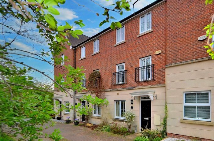 4 Bedroom Town House To Rent In Fonda Meadows, Oxley Park, MK4