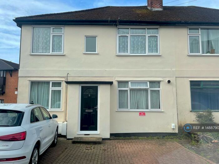 2 Bedroom Maisonette To Rent In Windsor Close, Northwood, HA6