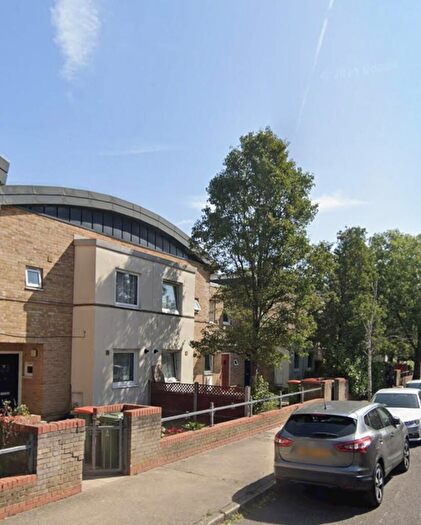 2 Bedroom Flat To Rent In Shamrock Court, Hampton Road, London, E7