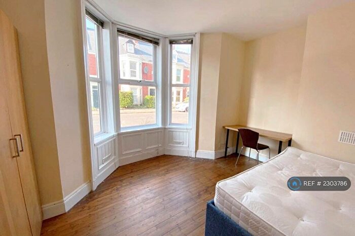 3 Bedroom Flat To Rent In Forsyth Road, Newcastle Upon Tyne, NE2