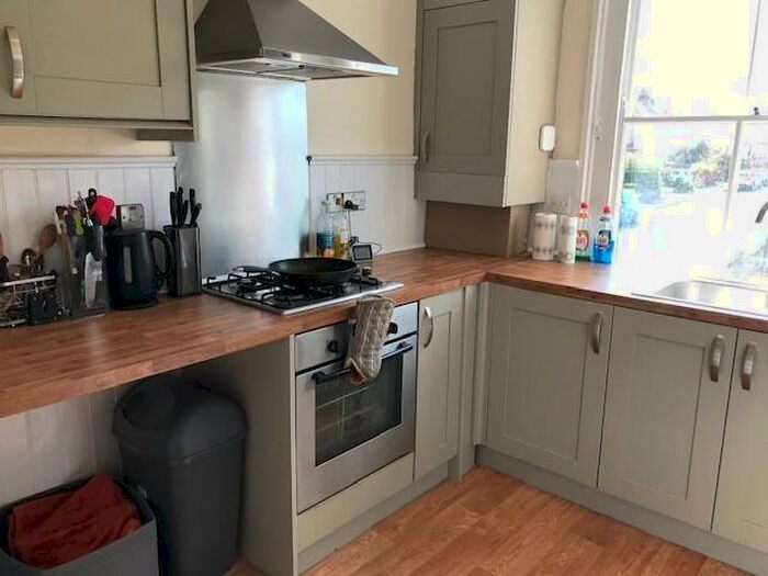 1 Bedroom Flat To Rent In Avenue Road, Wallington, SM6