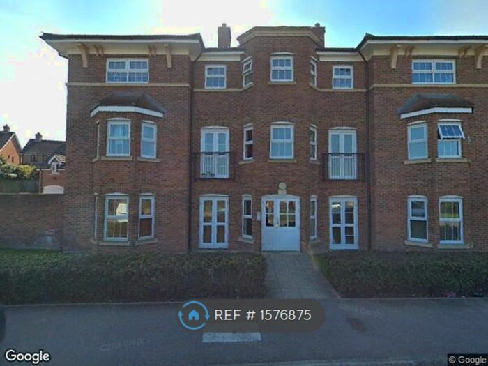 2 Bedroom Flat To Rent In Gardenia Road, Bickley, BR1