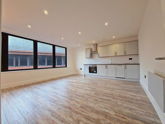 1 Bedroom Flat To Rent In Clarence Street, Swindon, SN1