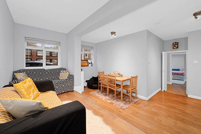 2 Bedroom Flat To Rent In Torriano Avenue, Kentish Town, NW5