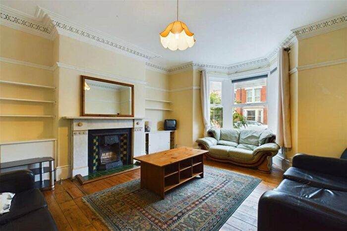 6 Bedroom Property To Rent In Sunbury Avenue, Newcastle Upon Tyne, NE2