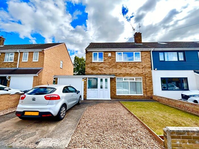 3 Bedroom Semi-Detached House To Rent In Sandall Park Drive, Doncaster, DN2