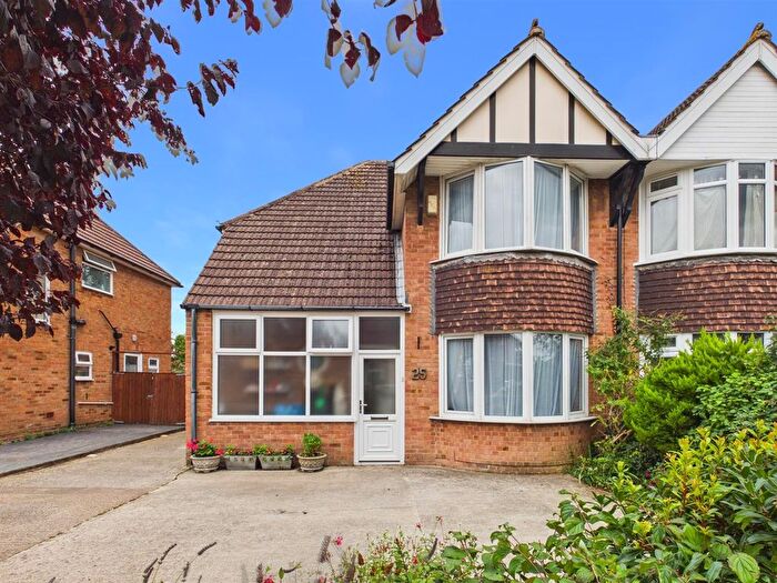 3 Bedroom Semi-Detached House For Sale In Foxwell Drive, Hucclecote, Gloucester, GL3