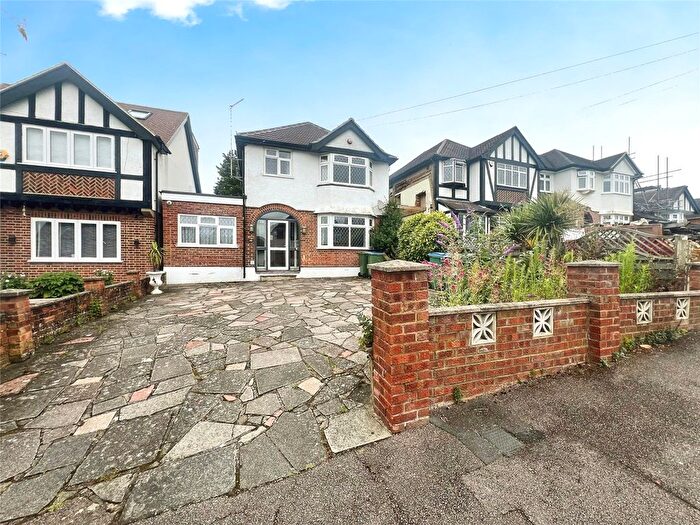 4 Bedroom Detached House To Rent In Rosecroft Drive, Watford, Hertfordshire, WD17