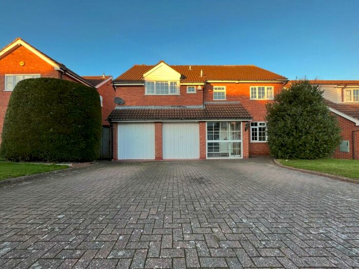 5 Bedroom Detached House To Rent In Barnfield Drive, Solihull, West Midlands, B92
