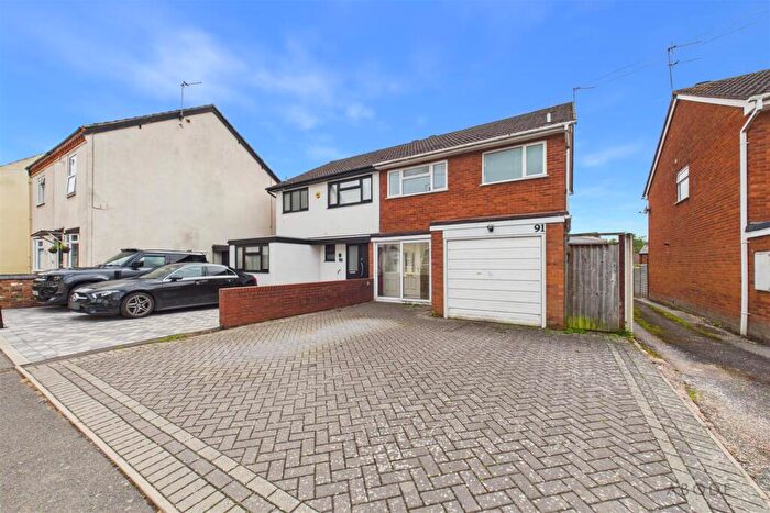 3 Bedroom Semi Detached House For Sale In Bloomfield Street North, Halesowen, B63