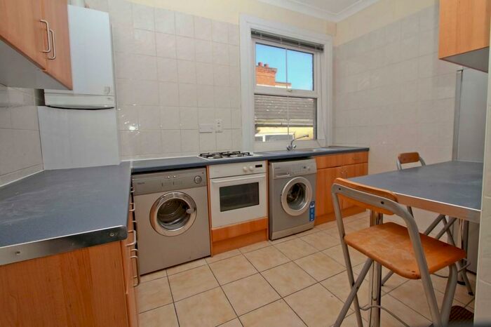 1 Bedroom Apartment To Rent In Love Lane, Pinner, HA5