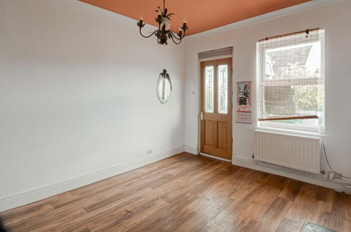 2 Bedroom End Terrace House For Sale In Barker Lane, Chesterfield, S40