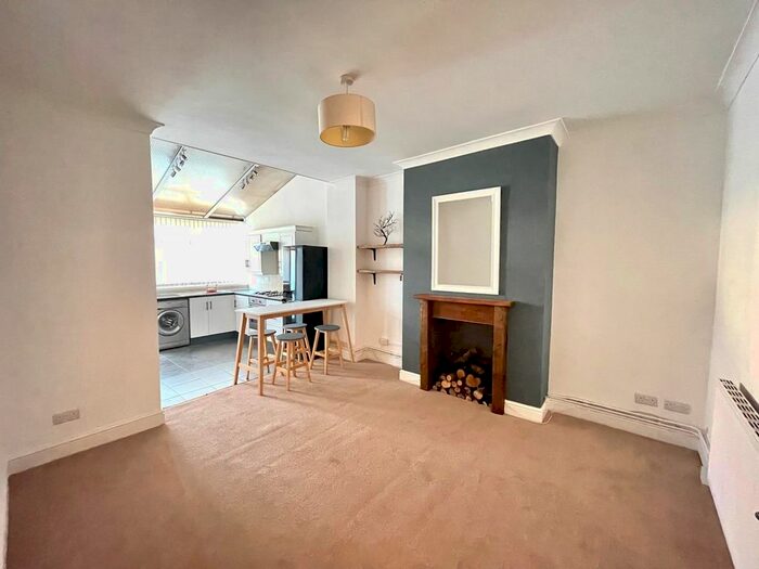 2 Bedroom Flat To Rent In Cowbridge Road East, Canton, Cardiff CF5