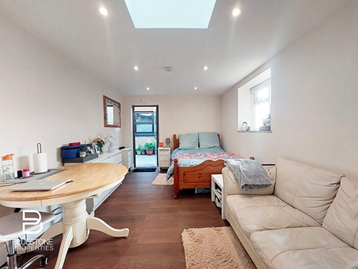 Studio To Rent In Moyser Road, Furzedown, SW16