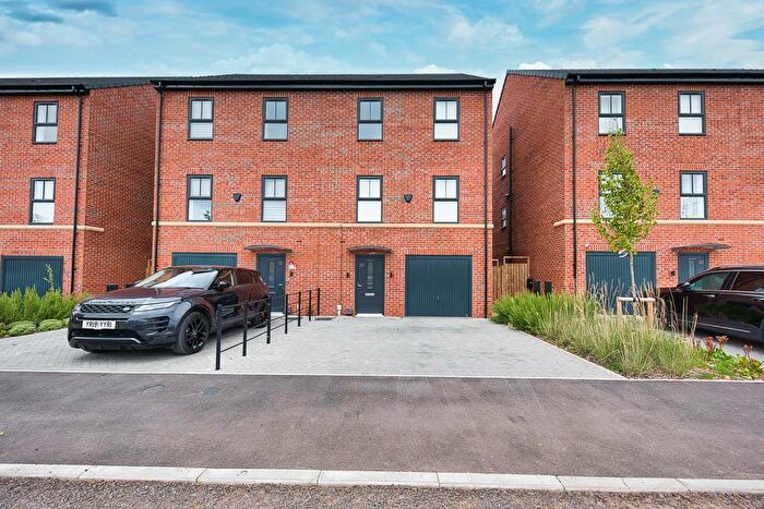 4 Bedroom Semi-Detached House To Rent In Dallington Street, Bilborough, Nottingham, NG8