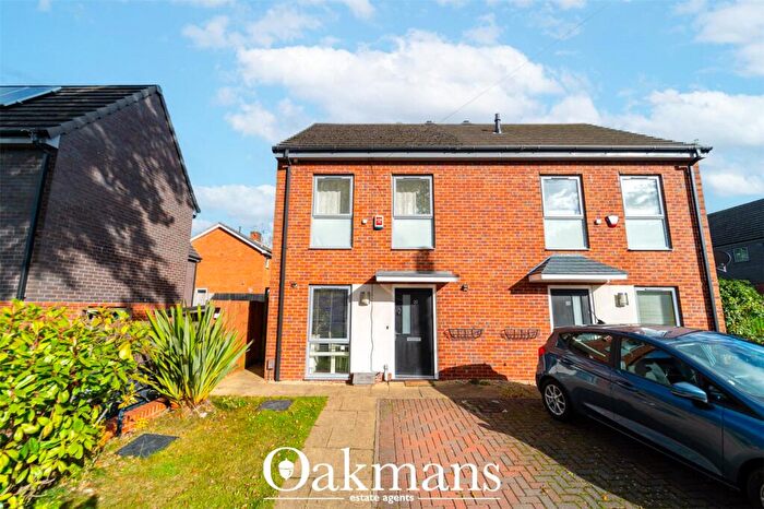 Semi-Detached House For Sale In Grange Farm Drive, Birmingham, West Midlands, B38